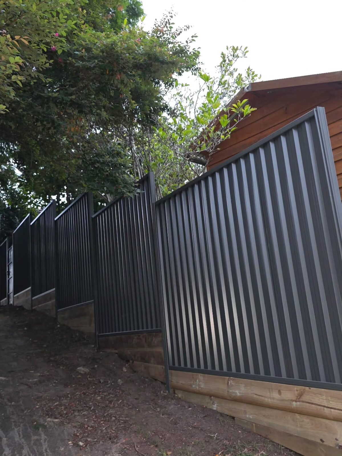 Colorbond — Stepped install on slope